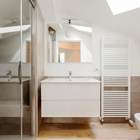 Amazing Flat With Big Terrace And Private Car Park * Βερόνα