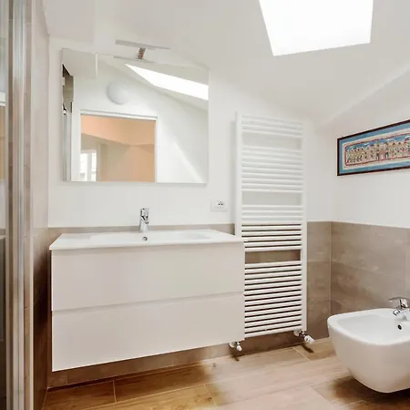 Διαμέρισμα Amazing Flat With Big Terrace And Private Car Park Βερόνα